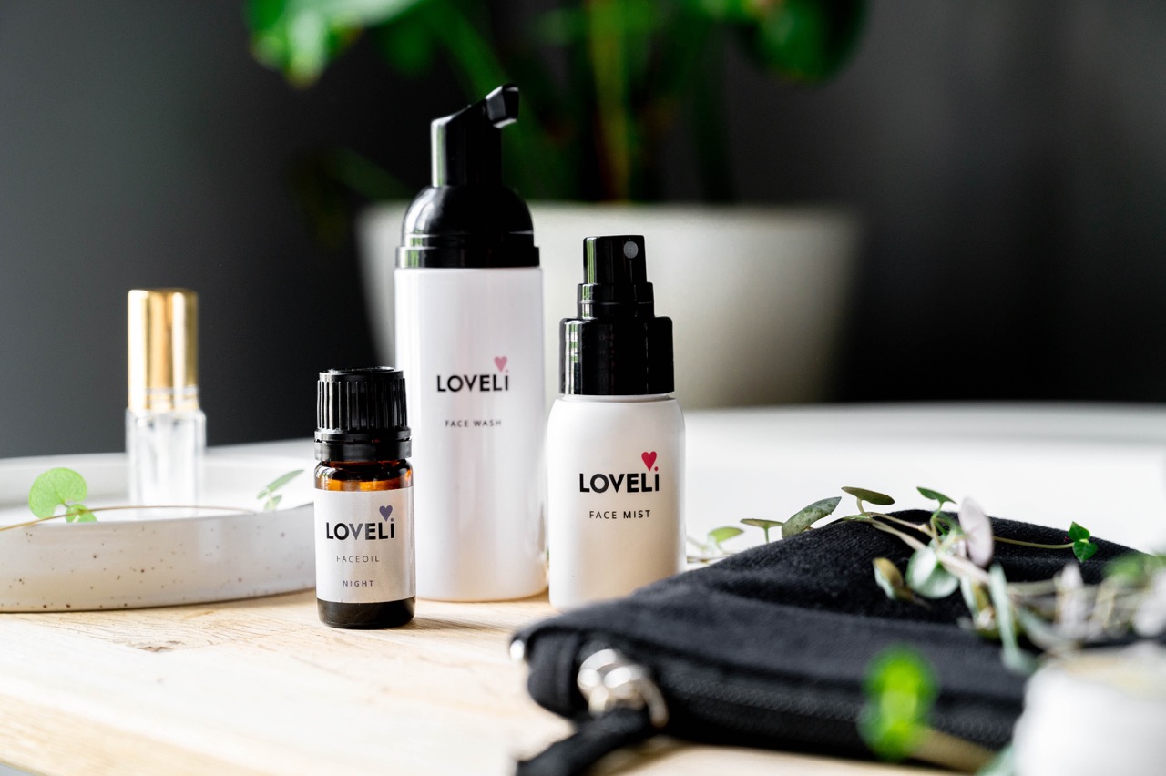 Loveli-Face-care-travel-set-badkamer groot